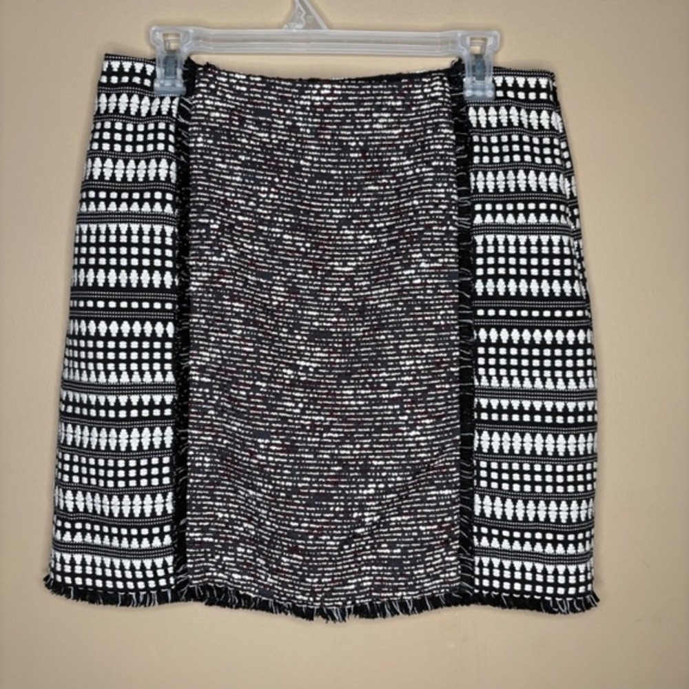LOFT Outlet Women Sz 6 Tweed Mini Skirt Fringed Hem Black White Business Casual